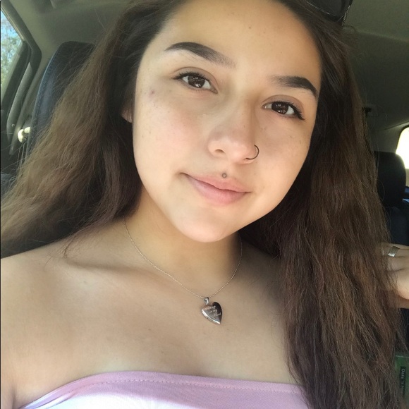 Meet your Posher, Kennedy - Picture 3 of 3